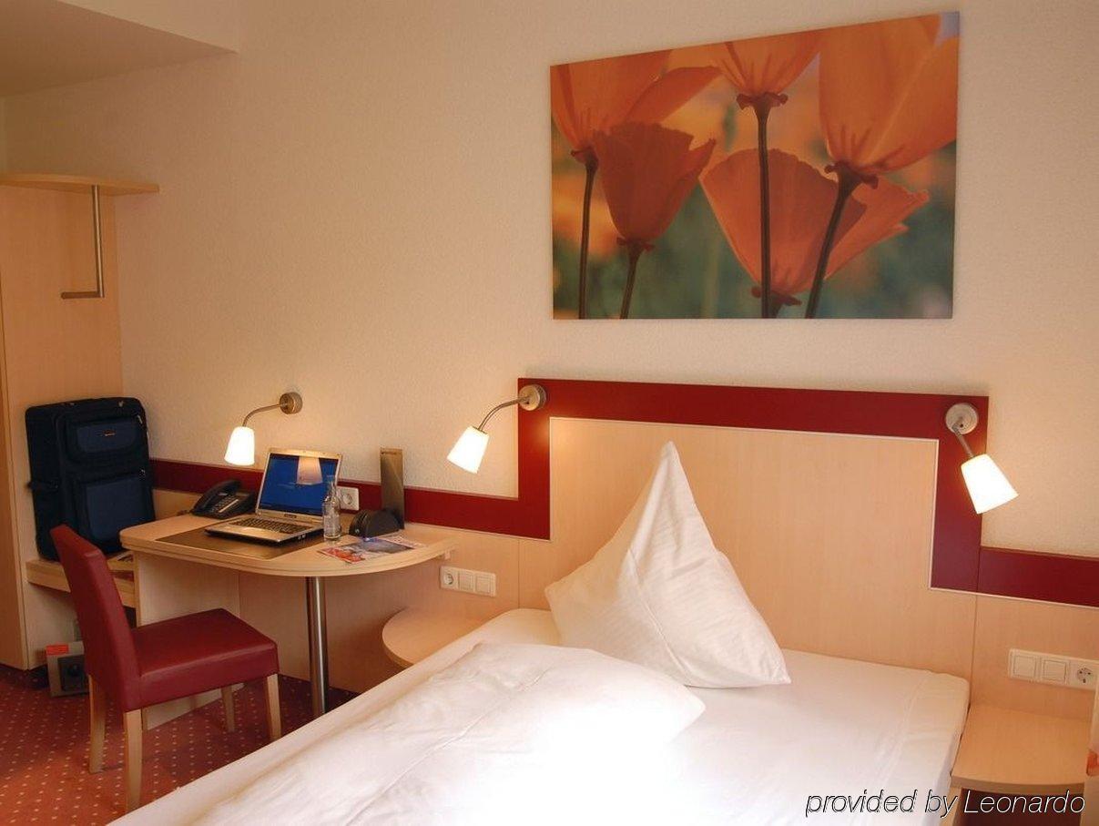 Flair Hotel Landgasthof Roger Loewenstein Room photo